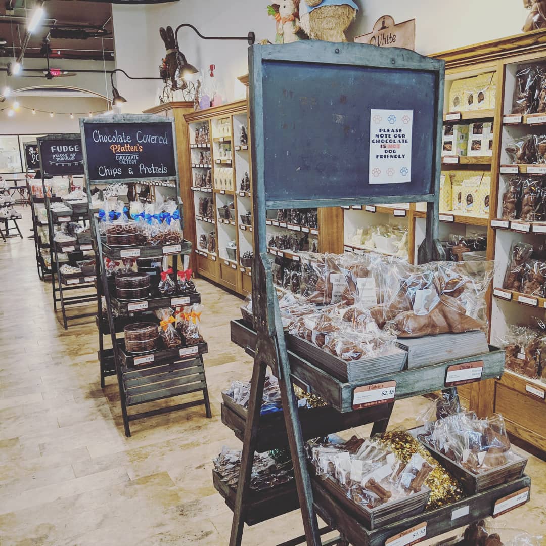 IceDyed's tweet photo. #irlscape Visited a local chocolate factory today. They have sooo much stuff & I justed wanted to buy it all. Ended up getting a few truffles, a strawberry smoothie & a cannoli. https://t.co/3AWRqXDNP9