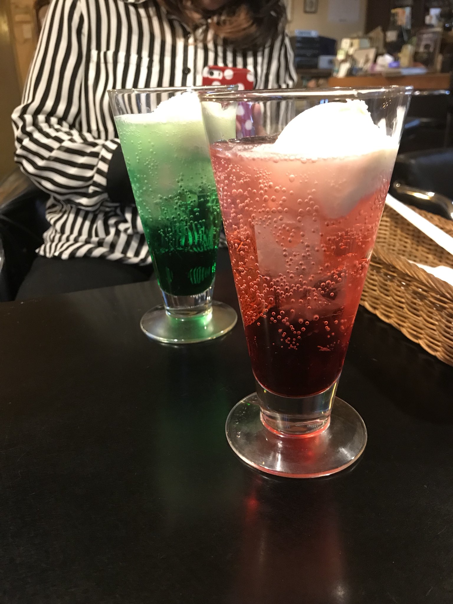 オオカマキリ そんなわけで本日のセトリです ご来場の皆さんありがとうございました おやすみなさい 1 ノーサレンダー 2 キッズアゲイン 3 ギザギザハートの子守唄 チェッカーズのカバー 4 青の残響音 5 ずっと16歳 6 Do You Still Love R R