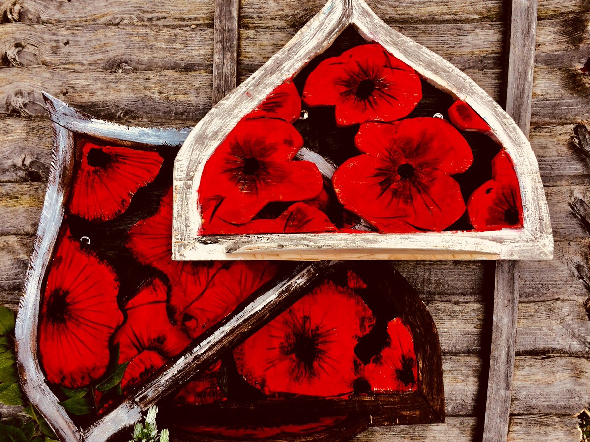 ReclaimedRepub's tweet photo. @stallfinder #Gypsy #gypsylife #reclaimedrepublic #upcycledhour #honeybee @nowcroydon #croydon #TuesdayMotivation https://t.co/lfjYfzSSeH