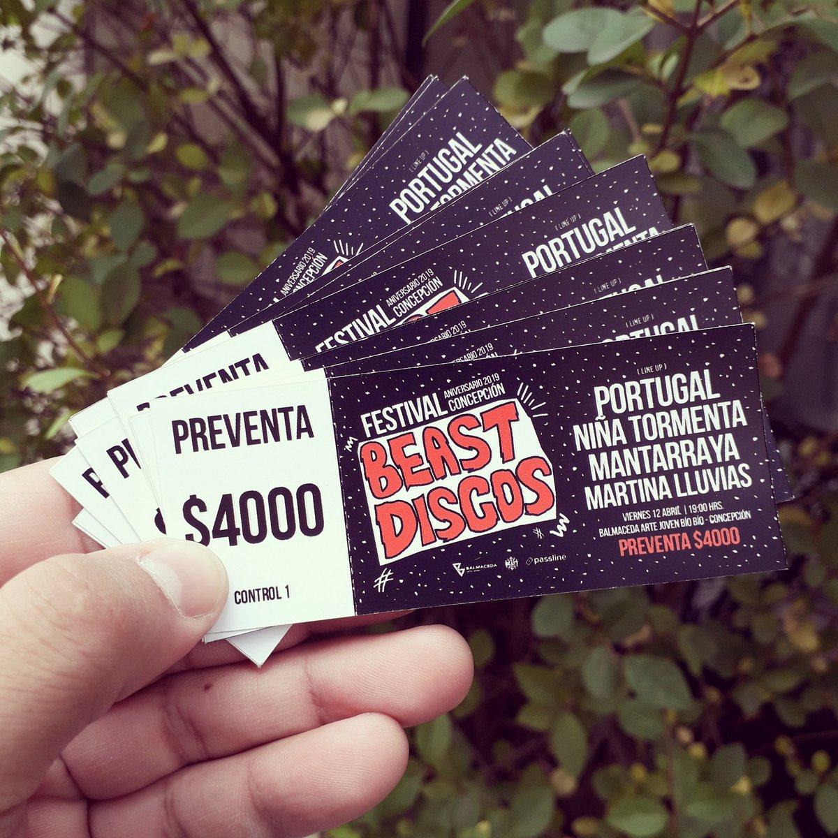 Amigos de #Concepción! Pueden encontrar la preventa a $4000 de este Viernes en @rend1bu de la Diagonal, Concepción centro, aseguren sus entradas! <a href="/MantarrayaChile/">MantarrayaChile</a> <a href="/portugalsuena/">Portugal</a> <a href="/niniatormenta/">Niña Tormenta</a> #MartinaLluvias