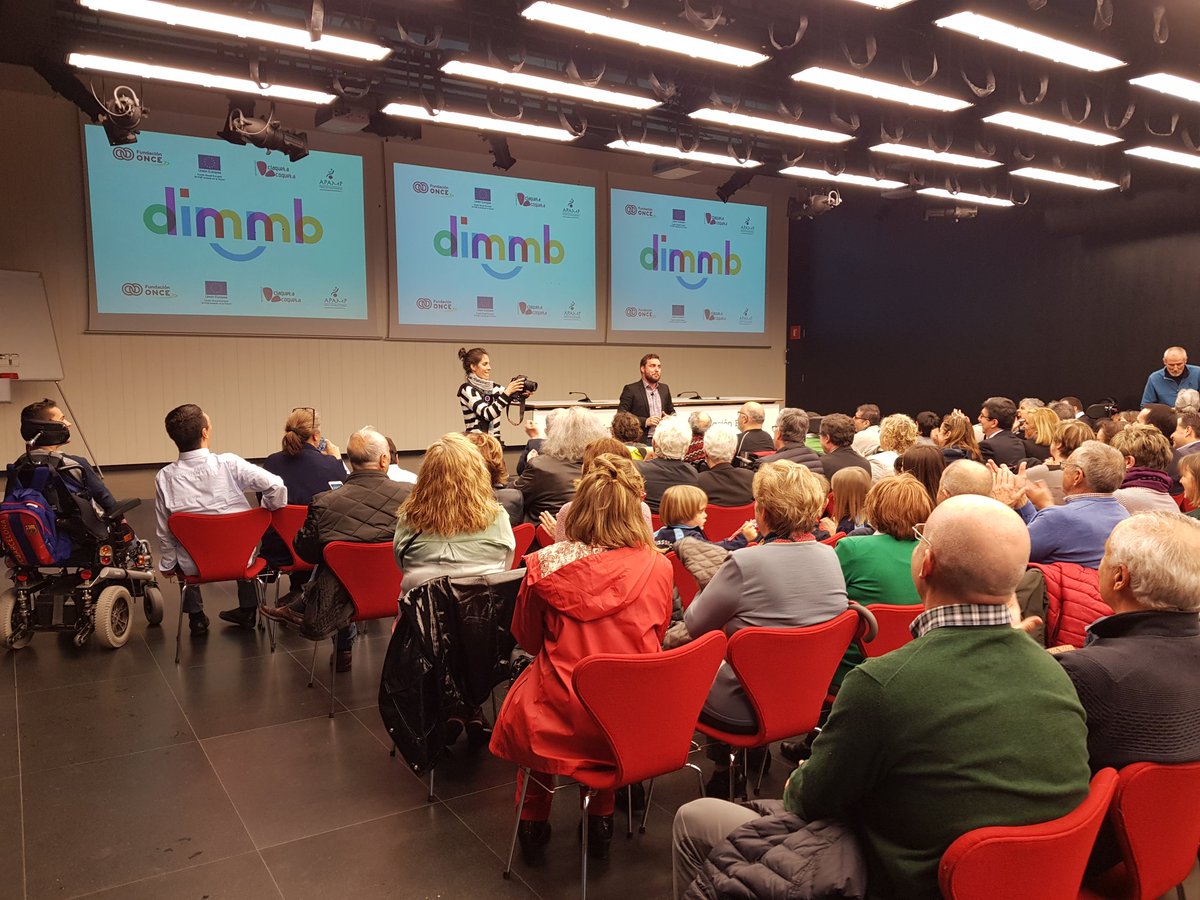 APAMPVigo's tweet photo. #Estápasando!! Presentación Método #DIMMB en la @FundacionBarrie!! + Proyección Documental "Máis Ca Vida" y Cortometraje" Vida"! @ru_rios @ClaquetaCoqueta
#inclusión #cine #dimmb #cheosdevida https://t.co/HNc2eUcaRl