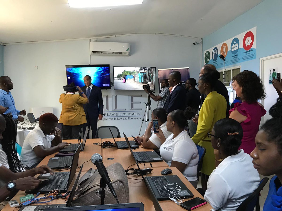 Trust4Americas's tweet photo. 🇯🇲 Today @Michael_LeeChin, visited our #DIALab in Jamaica. He will be providing feedback to beneficiaries showcasing innovations in a “speed meeting” format. #Pathways2Progress 👇🏽https://t.co/x8Y0Yx9FIO https://t.co/a55Lj53y9u
