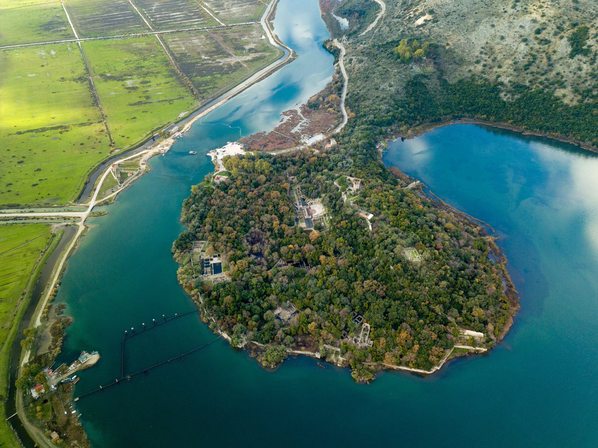 AnitaHendrieka's tweet photo. Balkans Travel: 61 Places to Visit in the #Balkans +Transport &amp; More via @AnitaHendrieka https://t.co/AqPO1hBDQZ @VisitBalkans @Visit_Croatia @SloveniaInfo @SeeMontenegro @visit_albania @ExpKosovo @VisitGreecegr #balkanstravel https://t.co/jNRizk5Yc9