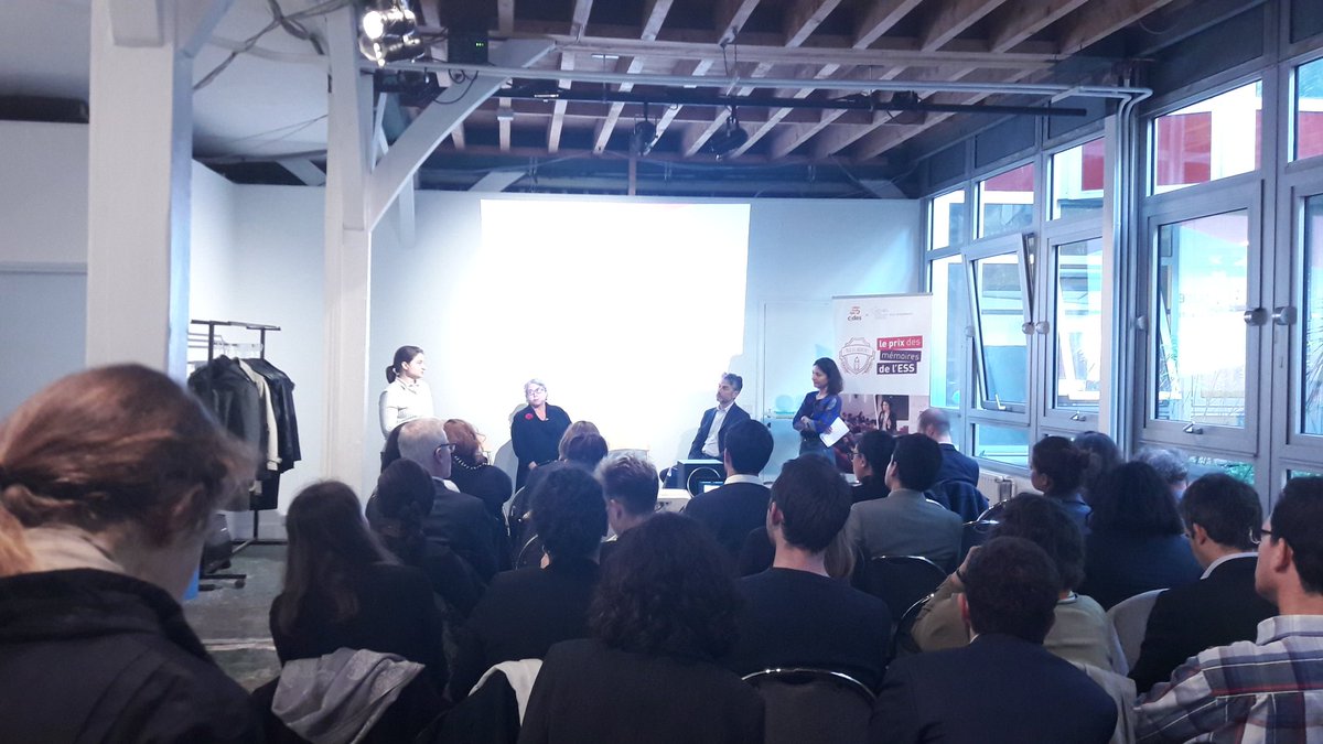 lolitahubert's tweet photo. @lauredelair présidente du @cjdesnat pour introduire le #PMESS #ESS
⏱la remise des Prix et l'annonce des lauréat.e.s coming soon ⏱ https://t.co/WZj849Ige6