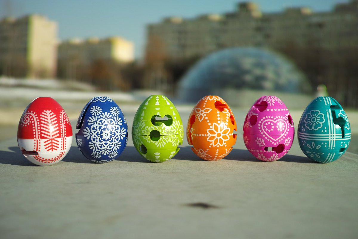 UniversityGames's tweet photo. Our COLOR COLLECTION #SMARTEGG #brainteasers are perfect #EasterEggs for your favorite puzzlers' #EasterBaskets! Pick one or all six - each egg has a different labyrinth to solve! All available on @Amazon.
@SmartEggpuzzle #EasterEgg #EasterBasket #SmartEgg #BePuzzled #Easter https://t.co/hXtEKSVzFx