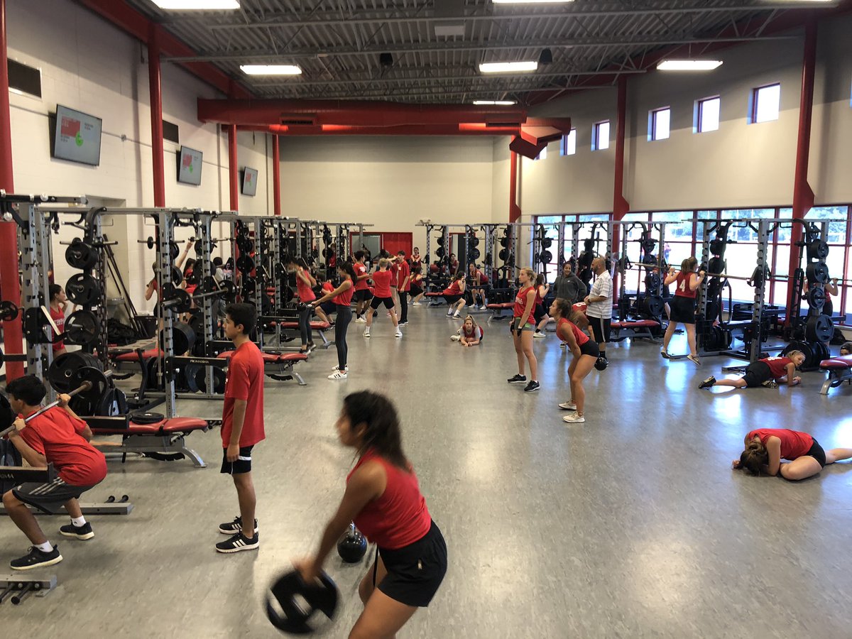 coachcodutti's tweet photo. 7th period getting after it today. @tomballgirlsTrk @TomballHSSoccer and girls basketball. 3 weeks into the spring phase. https://t.co/xJOPt9ixuq