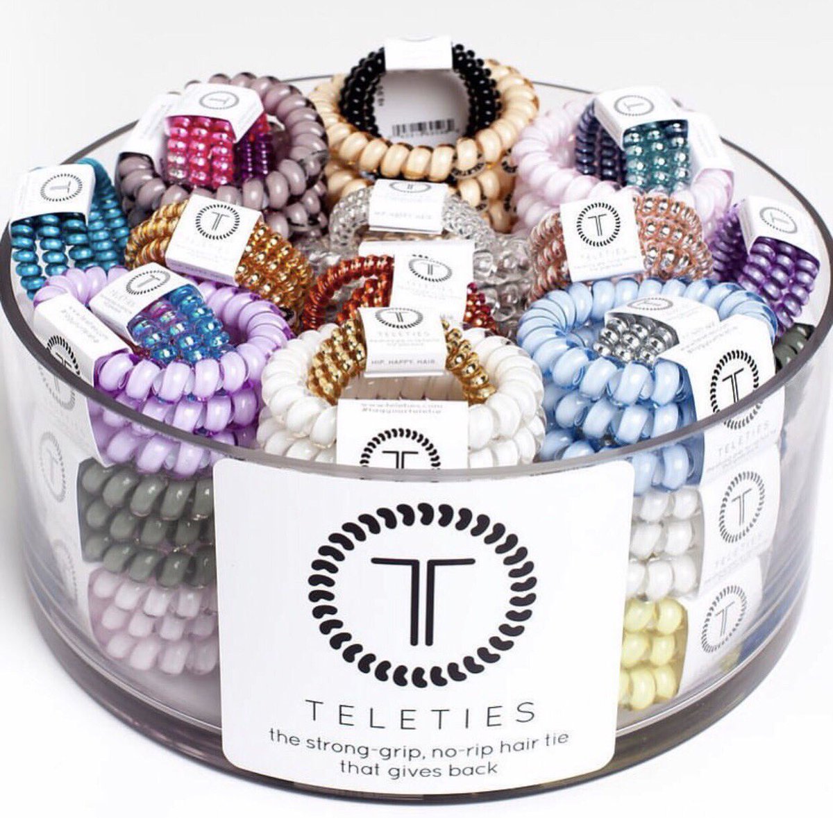 SALONNAMAN's tweet photo. R-E-S-T-O-C-K
{Teleties}
 ✔️Water Resistant
✔️Strong Grip
✔️Looks cute in your hair &amp; on your wrist 
✔️Reduces headaches 
✔️Reduces hair damage
✔️No crease in hair 
✔️Fashion statement 

•
•
•
•
•
#salonnaman #redken #redkenready #redkenobssesed https://t.co/4Sgc83ChW9