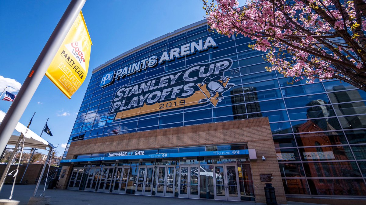 penguins's tweet photo. The trees are abloom 🌸
And we are still playing hockey 🏒 https://t.co/NbL5fgtqSS