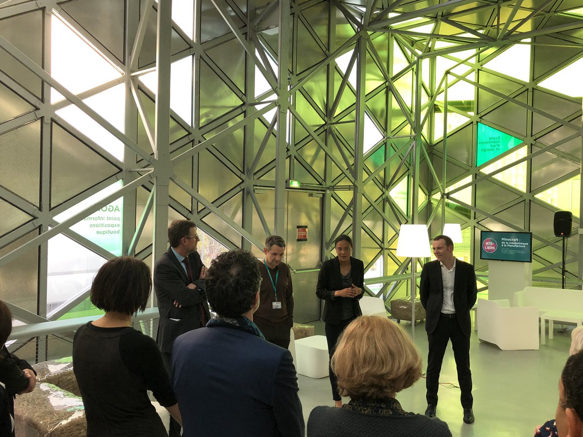 AATF_Assoc's tweet photo. Ce soir la DR AURA de @AATF_Assoc accueille ses adhérents et les membres du bureau à la cité du design de @saint_etienne_ en présence de son directeur @mandonthierry pour une visite privilégiée de la #biennaledudesign merci @NadegeBaptista pour l’organisation de cette visite https://t.co/EdoBQhddwX