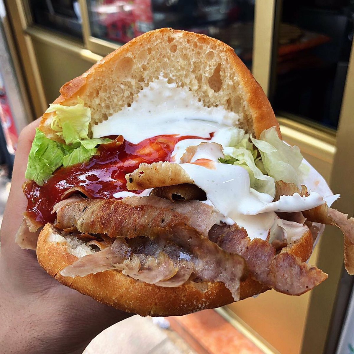 KebabDublin's tweet photo. #kebabporn #donerboner #lambtastic
#holyshish #donergasm #dublinkebabclub #kebabaholic #andadietcokepleasesoidontgetfat (May be eaten as part of a calorie controlled diet)
ππ»π₯ππ―ππ»ππ€€ https://t.co/IZz6ALZGos