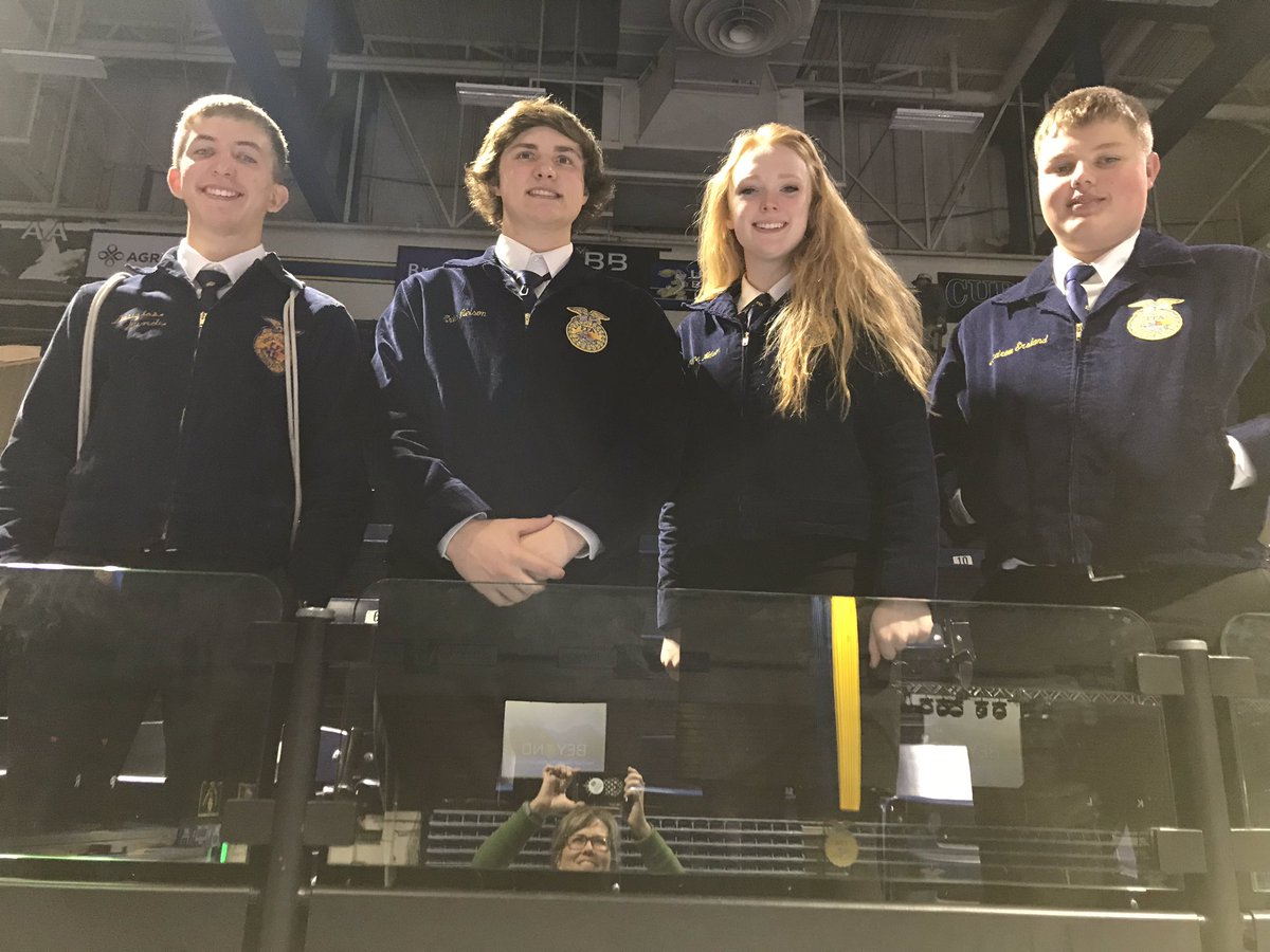 madisonagffa's tweet photo. The rest of the teams! Natural Resources, Dairy Cattle, Ag Business Management, and Vet Science. https://t.co/MDohncG6P2