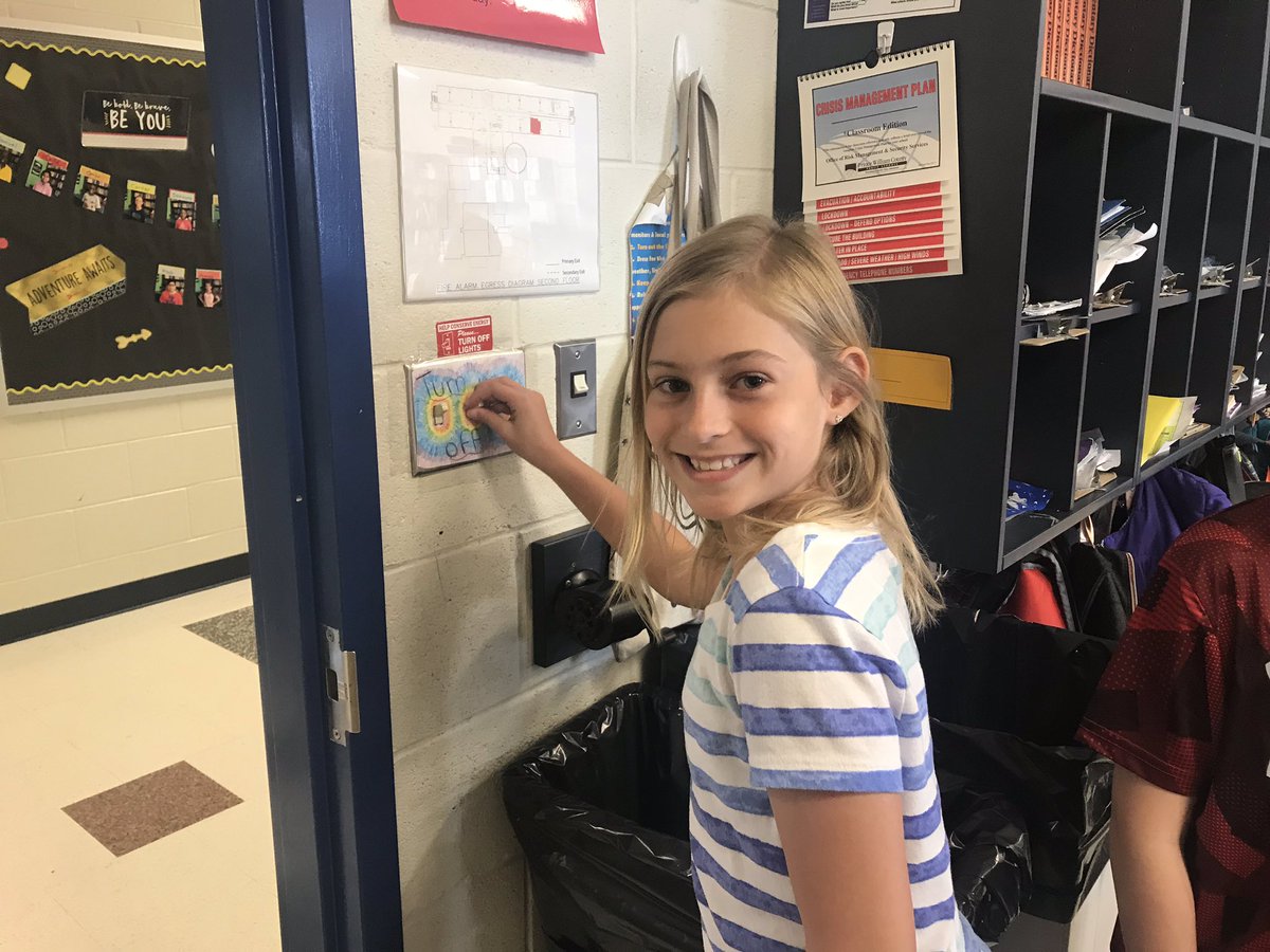 sacurry82's tweet image. Cutting out our lights when we leave our room is a great way to conserve energy!!!!   @PWCSEnergyTeam   #TimberwolvesRock #SpringTwitterChallenge   @AndrewBuchheit