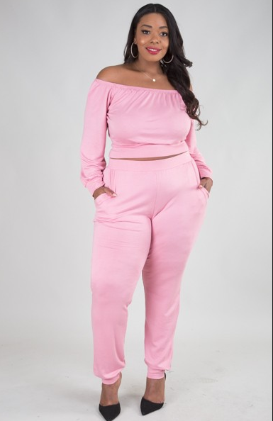 _SHEBoutique's tweet image. Shop and get our Curvy Impress me set! Shop sheboutiqueclothing.com #plussizeset #curvygirl #sheboutiqueclothing #sheboutique #supportblackownedbusinesses #pinkset #pink #shoppink #offtheshoulder