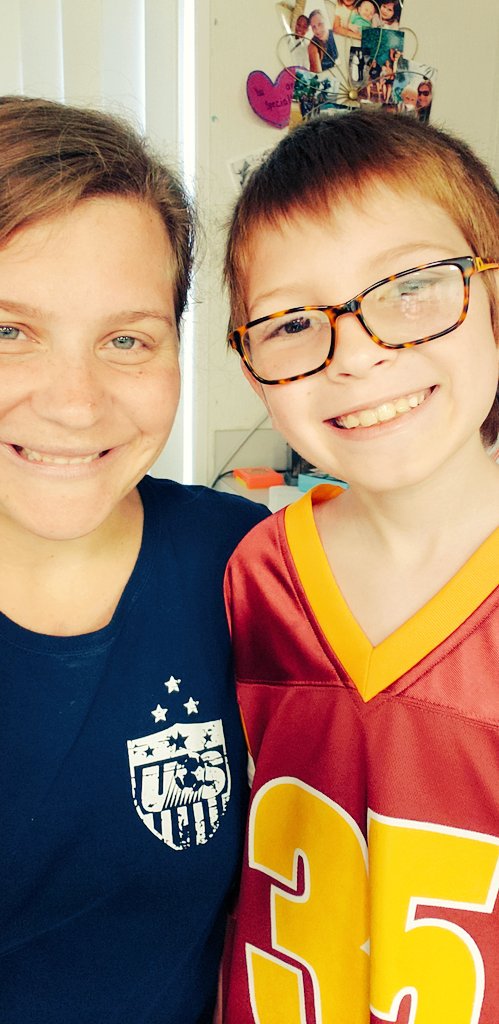 Volusia_Pines's tweet image. Today for #SELebrationWeek we are teaming up to make the world a kinder place! Teamwork makes the dream work! @sel_vcs #SELVCS