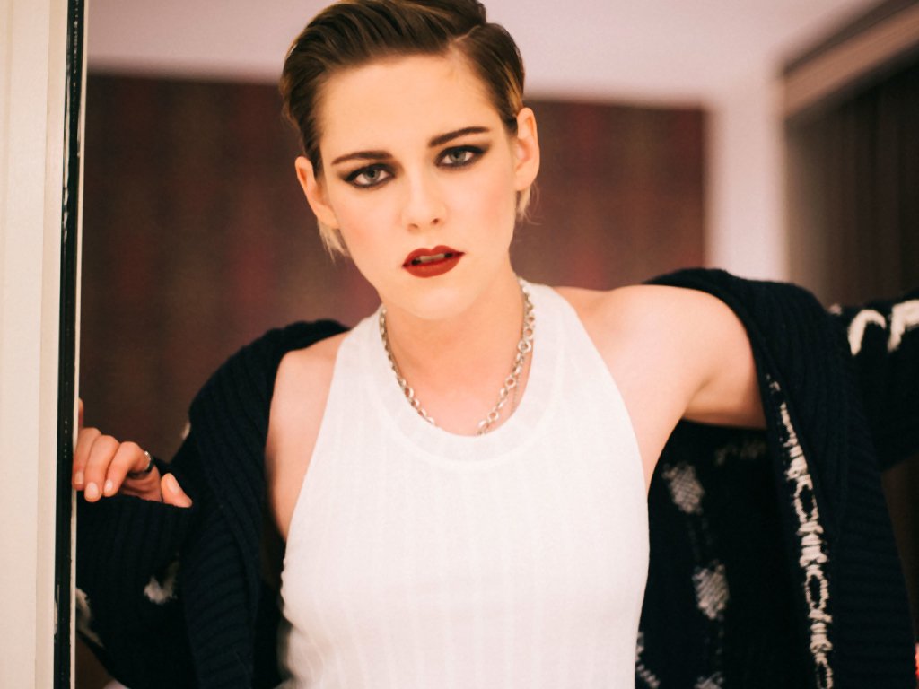 Happy birthday, Kristen Stewart!! 
