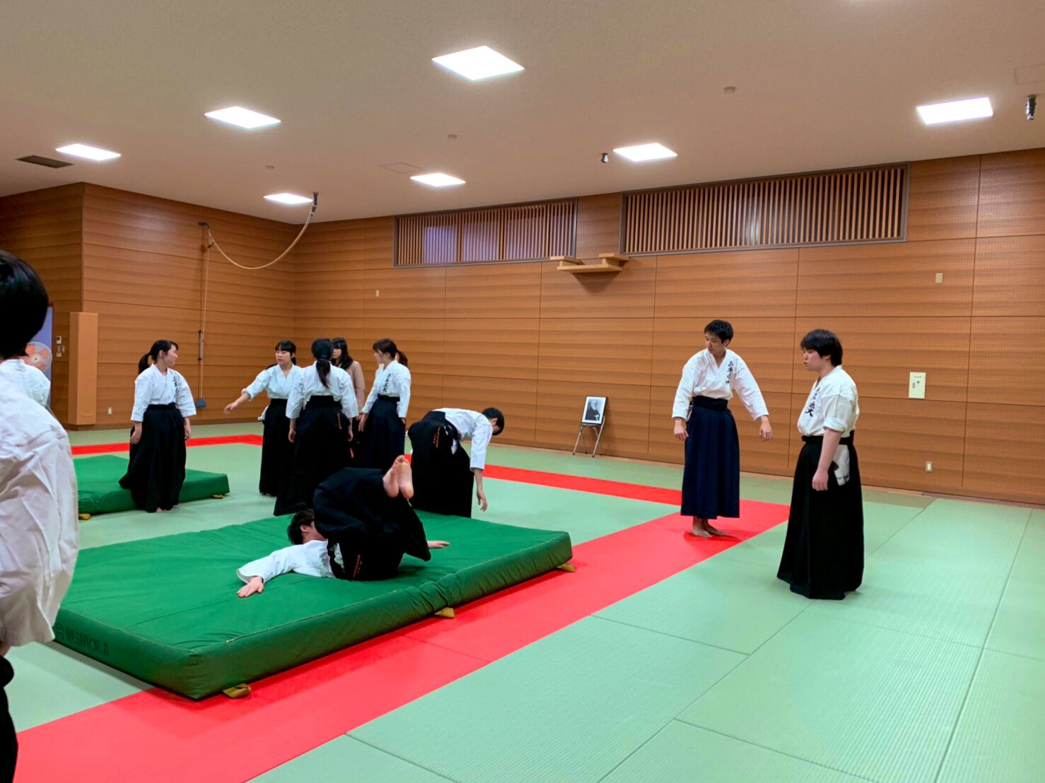 兵庫医科大学合気道部 新歓4日目合気道体験には5人の新入生が来てくれました 来てくれてありがとう そしてなんと 1人女の子が入部宣言してくれました 嬉しすぎる 合気道体験は来週も火曜と金曜にやってるので やってみたい という1