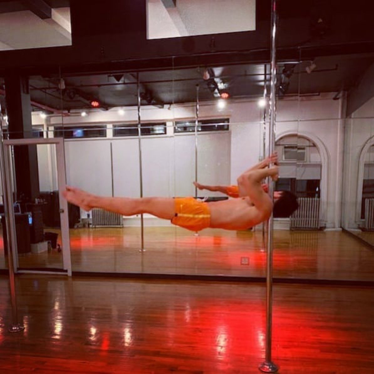 bodyandpole's tweet photo. Tuesday keeping it tight 👌 | 📸 @exchangedefeatforvictory #bodyandpole #ownyourunknown https://t.co/YSlF2einEn
