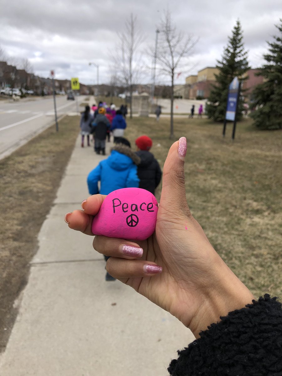 MmeJohal's tweet photo. Spreading kindness around the community!! #EBHRocks https://t.co/vumQjOv71Q