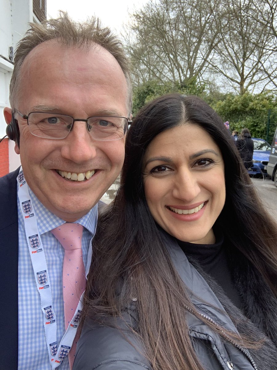 Just bumped into the Team Doctor @Angus_Waddell for the #Lionesses games <a href="/Official_STFC/">Swindon Town Football Club</a>. Have offered my services for any upper chest injuries! 😝