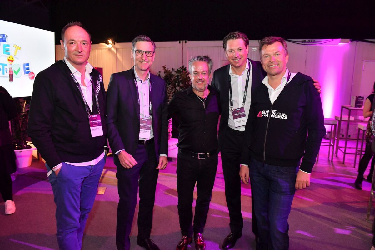 M_Breitenecker's tweet photo. Vom Flughafen direkt zu uns 🧳. Co Host und CEO der @P7S1Group Max #Conze hat sich Hals über Kopf in den @4Gamechanger-Wahnsinn geworfen! #4gamechangers #4gc19 #4gc https://t.co/ovfqj6Iafq