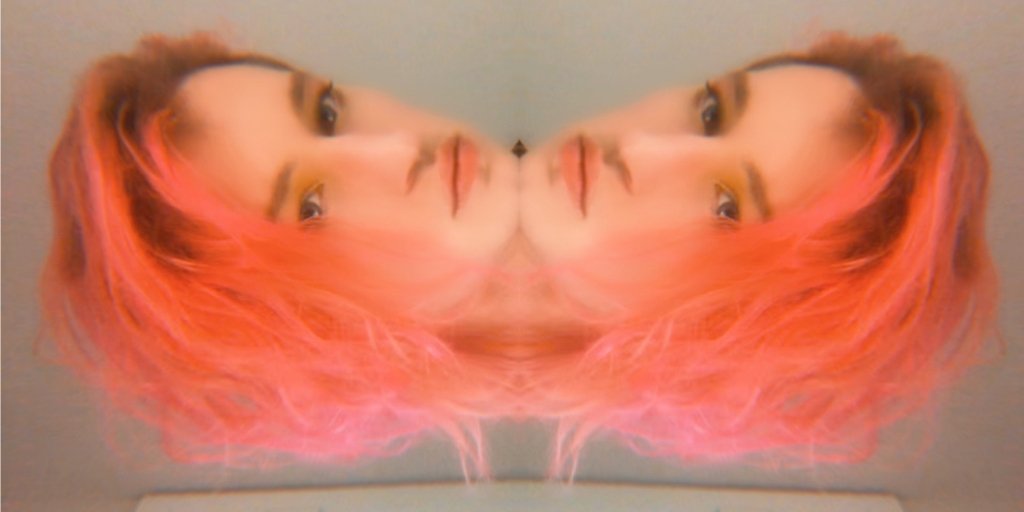 alexkautz_music's tweet photo. curled hair for the 1st time this wknd. it was a bitch & I burned my neck (twice), but look how cool it turned out ๐ #NoRagerts @JeffreeStar @jeffreestarcosmetics #AndrogynyPalette #Frosting #SoPigmented ๐คค๐ค https://t.co/kl3q16AsxB