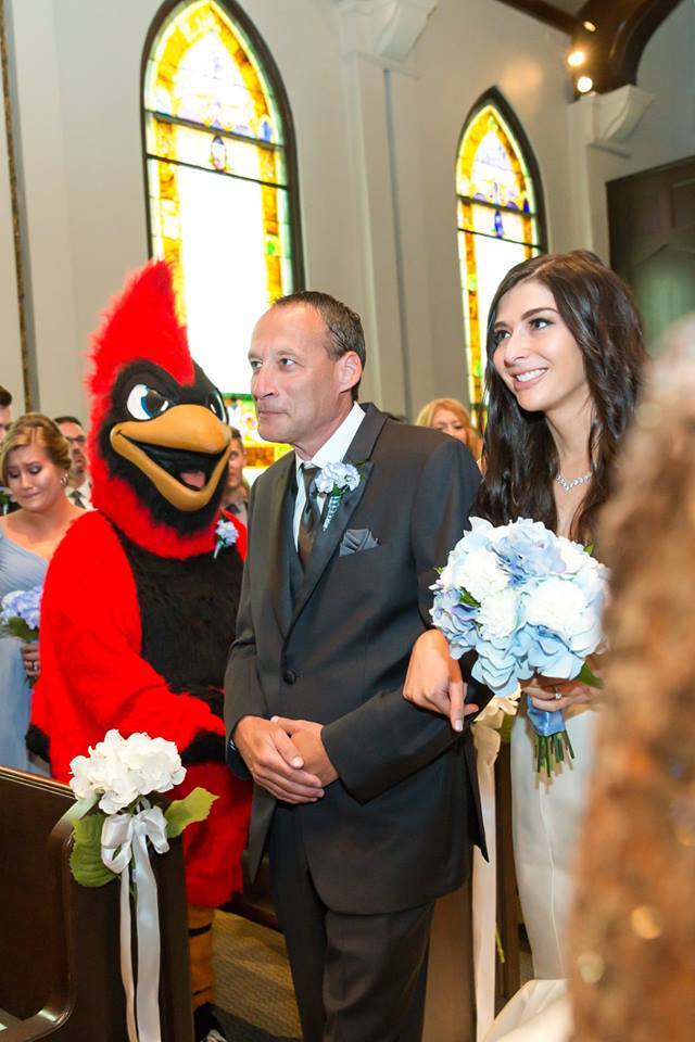 umcscu's tweet photo. Best Mascot Photo goes to @CardinalChippy @northcentralcol!! https://t.co/caN5rbQvUv
