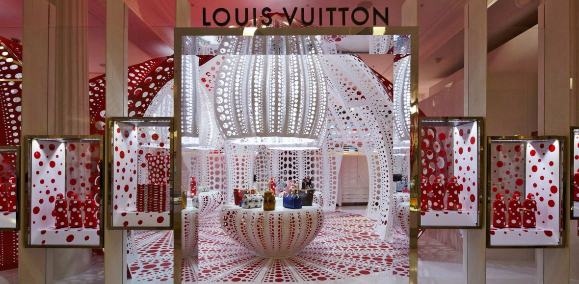 AKT_II's tweet image. Who remembers this stunning installation for @LouisVuitton in @Selfridges by Yayio Kusama? With architects Marc Fornes and THEVERYMANY.

Learn more: ow.ly/KzA850p6DUQ

#AKTIIprojects #louisvuitton #selfridges