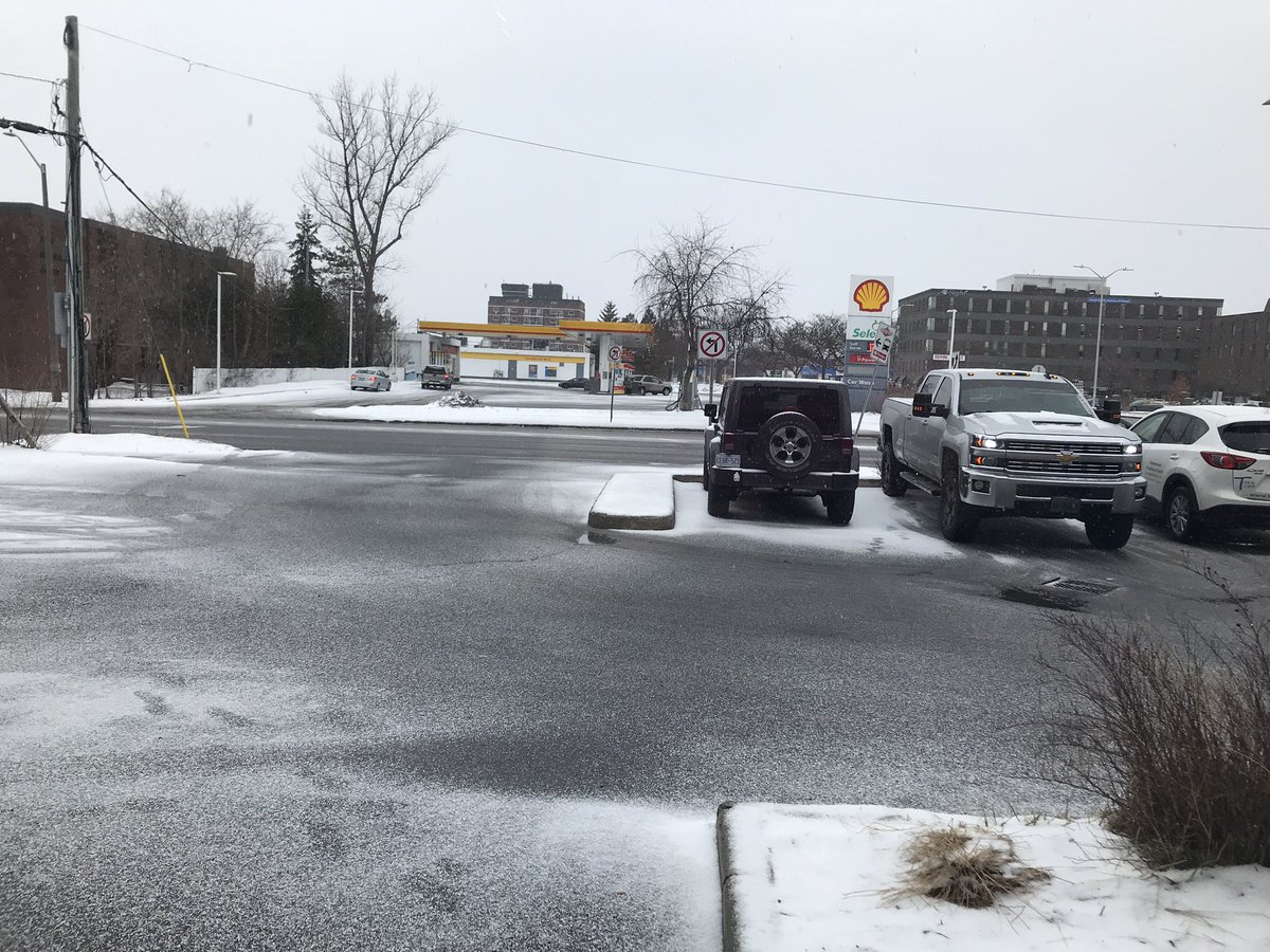 JillMSkinner's tweet photo. @JimWatsonOttawa Apparently west end weather gods listened:( Itโs freezing rain #DoubleYuck https://t.co/h3crdvrdng