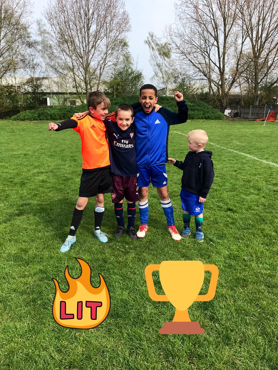 Bens9n Soccer School tweet media