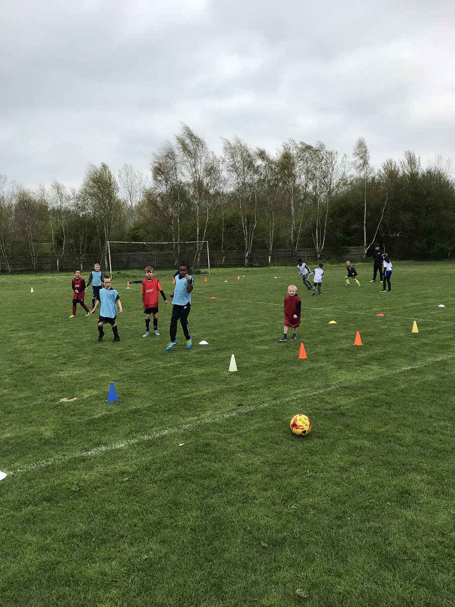 Bens9n Soccer School tweet media