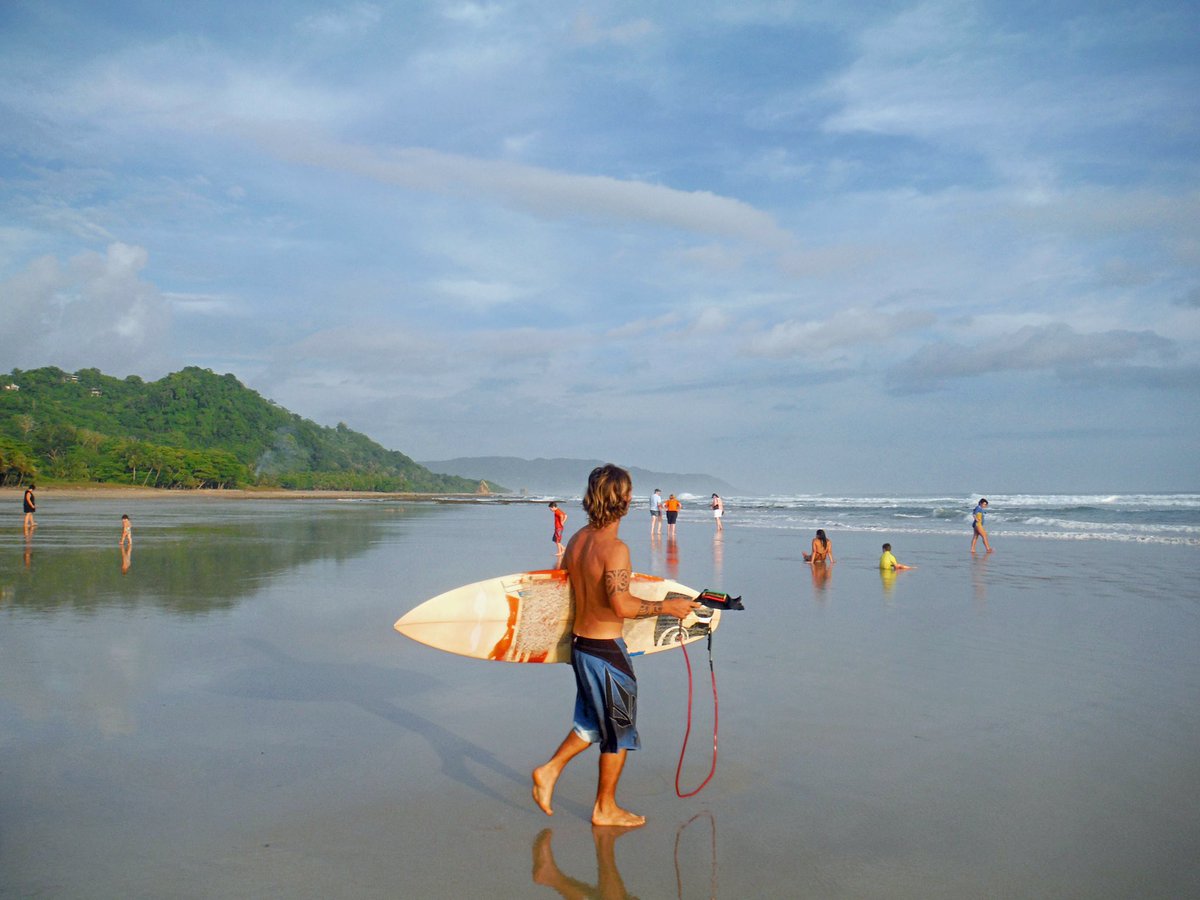 A perfect day for surfing in Costa Rica. 
.
.
#costarica #travel #nature #photography #beach #love #photooftheday #sunset #adventure #travelphotography #vacation #costaricacool #beautiful #explore #instatravel #centralamerica #sanjose #paradise #landscape #photo #surf #surfing