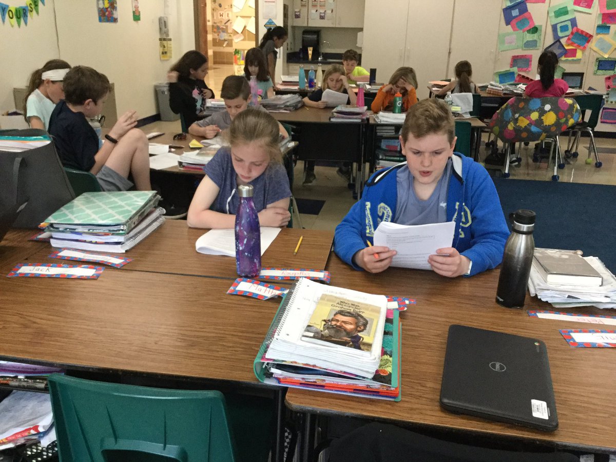 FifthGradeCWC's tweet photo. I love what the room sounds like during partner read. So much good reading occurring in this class #proudteacher #parccprep https://t.co/atfGBpfZF2