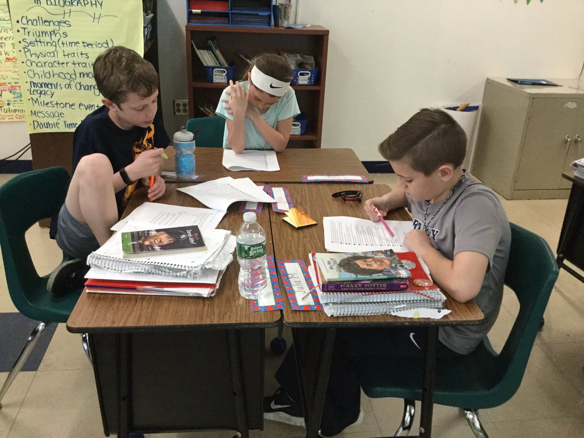 FifthGradeCWC's tweet photo. I love what the room sounds like during partner read. So much good reading occurring in this class #proudteacher #parccprep https://t.co/atfGBpfZF2