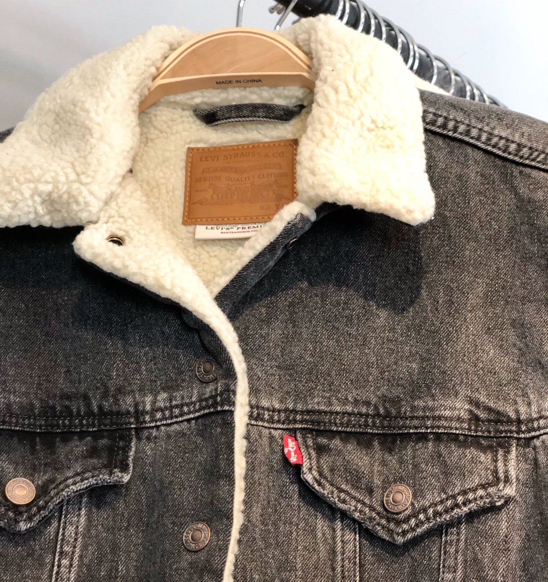 tahoe_univ's tweet image. Shear-ly ready for spring ☁️🐑 #snugglevibes #styleataltitude