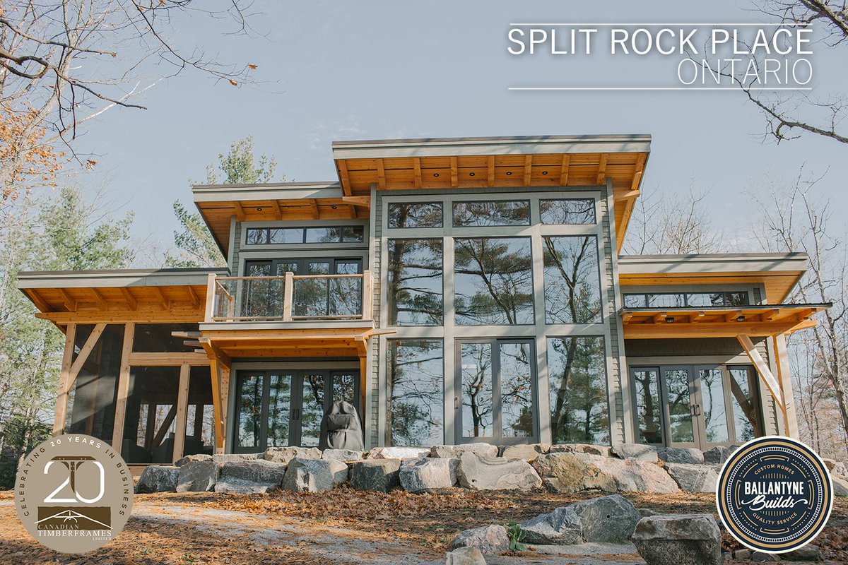 CndTimberframes's tweet photo. Our Split Rock Place is a favourite with clients who are looking to build a cottage retreat. Thank you to Ballantyne Builds for the images &amp; their craftsmanship on this Muskoka timber frame on the shores of Sparrow Lake. All of the images can be seen here https://t.co/DqGz80KwfD https://t.co/YwXHcl7X4g