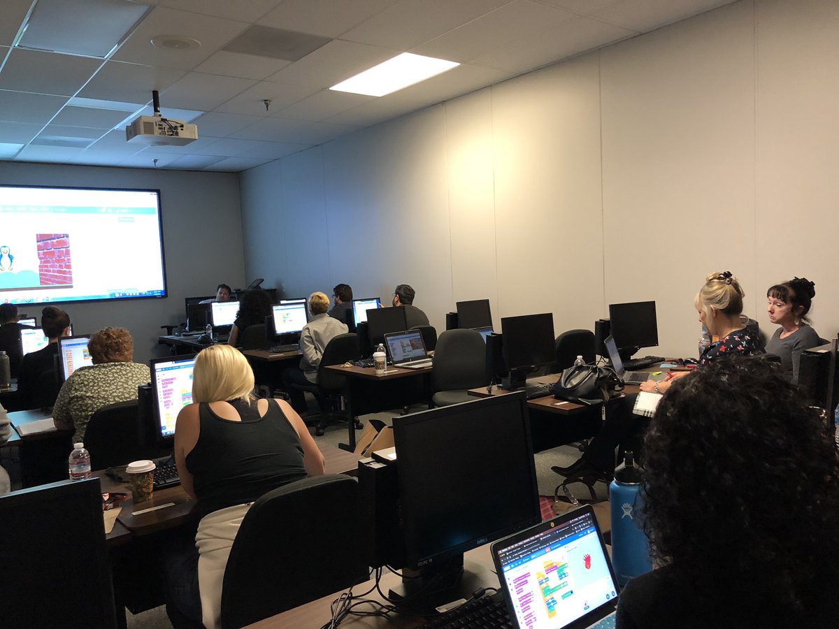 JPalominoDLC's tweet photo. Enjoying the morning with @MageeBears Ts as we learn more about coding and implementation #mageeteachersrock #bearscode #bearscreate https://t.co/CeqsrMdEHE