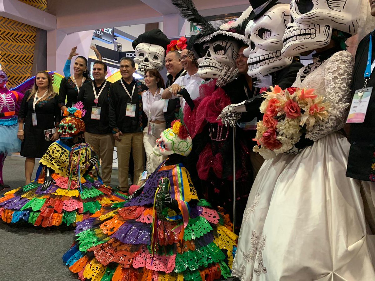 turismocdmx's tweet photo. Nos reunimos @fmpt_cdmx y @TurismoCDMX con el Secretario de Turismo de #Guerrero, @erescalona1, para firmar un convenio de colaboración. Trabajaremos de la mano con este gran estado para promover el flujo de turistas entre ambas entidades. 💪 #TianguisTuristico2019 https://t.co/ixFD1U9jXT