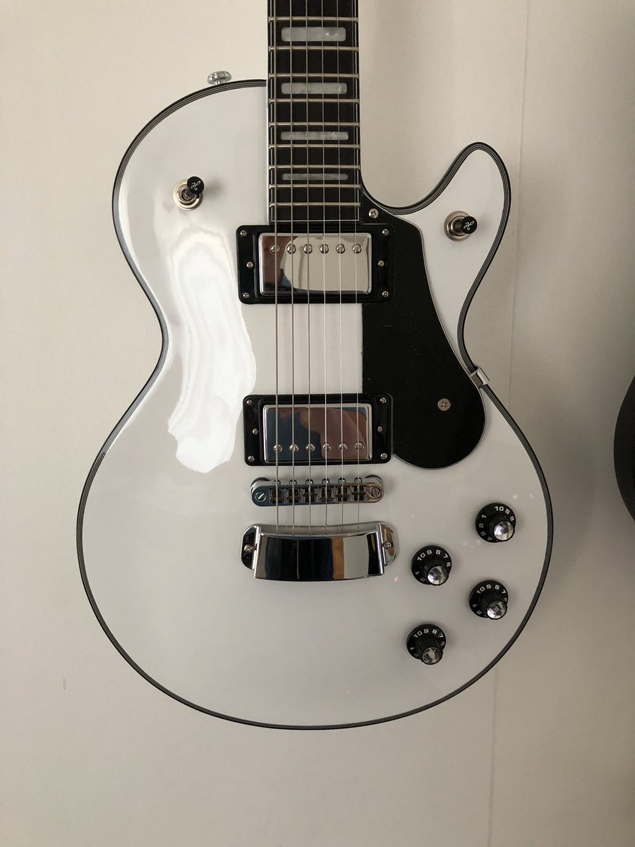 NGD! Hagström Swede. It’s a beauty isn’t it? Plays really well and the setup was very good considering the price I paid for it. The neck is just perfect 👌@HagstromGuitars