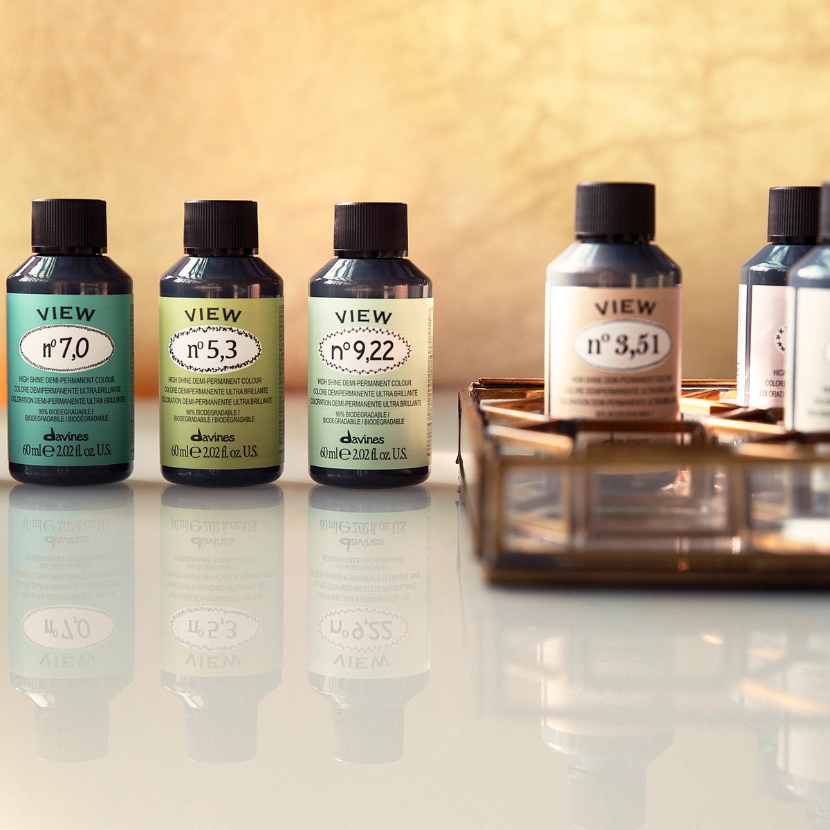 DavinesMex's tweet photo. View- Coloración demi-permanente ácida. 💜🌱
Un color demi-permanente tiene pigmentos directos e indirectos, lo que hace que dure más que una coloración semipermanente. 🎨

Con una fórmula de ingredientes naturales y biodegradables, además, cuenta con una gama de 41 tonos. 💗 https://t.co/TQ686ivBvT