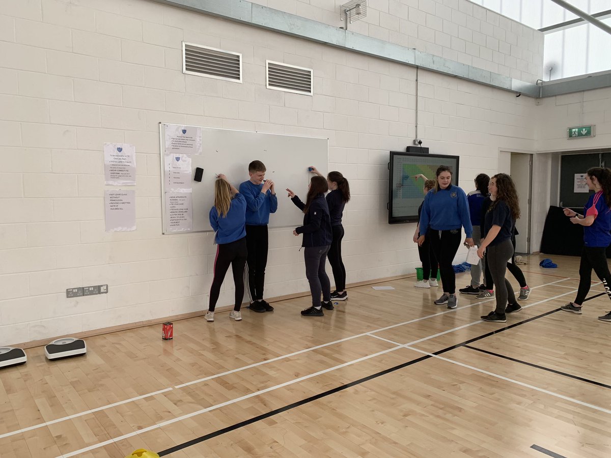 kcspe1996's tweet photo. Fitness testing in Senior Cycle PE #activebodyactivemind #kcspe #seniorcyclepe #verticaljumptest #sprinttest #bodycomposition  #flexibilitytest #HRPA https://t.co/EU6ZnRssjn
