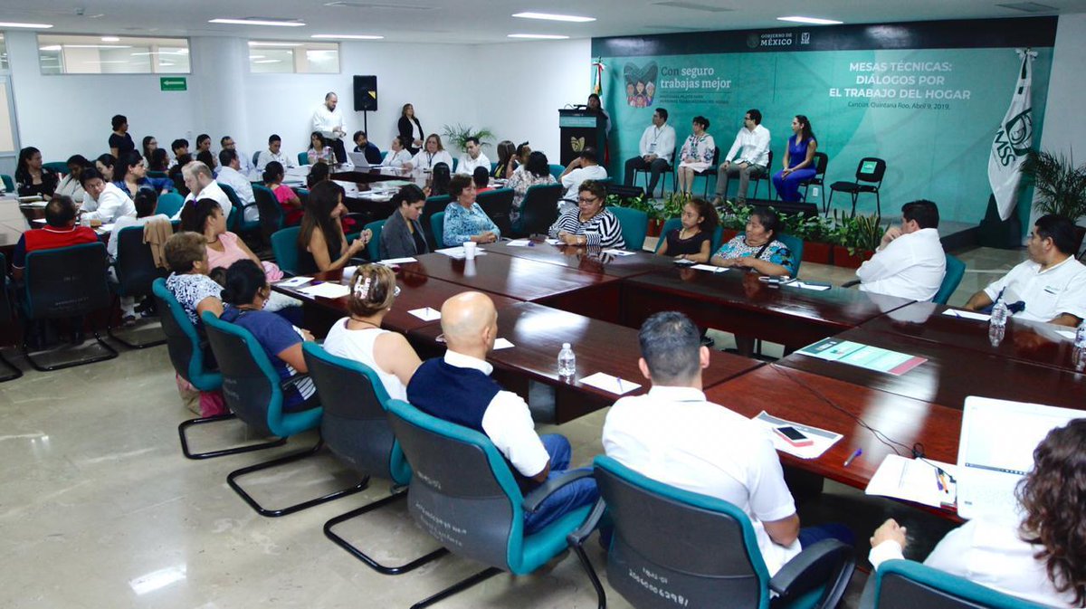 Tu_IMSS's tweet image. En #QuintanaRoo se realiza la tercera de cinco Mesas Técnicas: "Diálogos por el Trabajo del Hogar", en la que mediante propuestas de las y los participantes se fortalecerá el #ProgramaPiloto.

#ConSeguroTrabajasMejor ➡ bit.ly/2OAefKM