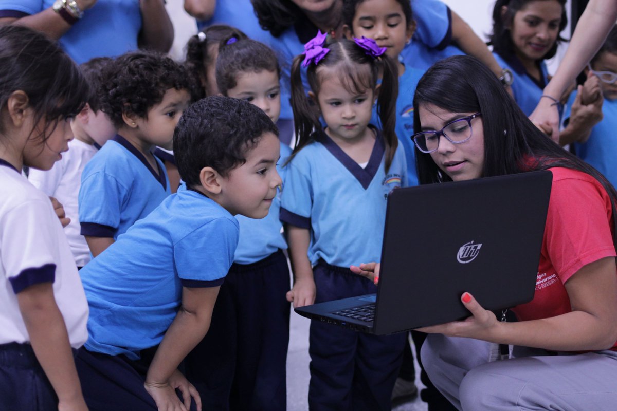 computadorvit's tweet photo. #VIT imparte conocimiento tecnológico a nuestros niños de la patria por medio del programa #TecnologíaEducativa. Envía tu solicitud a atencionalciudadano@vit.gob.ve https://t.co/nrpaAcvzyb