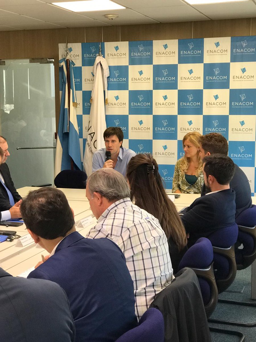 LauraBorsato2's tweet photo. Nos reunimos con Delegados de @ENACOMArgentina de todas las provincias junto @andreshibarra. Seguimos trabajando juntos, fortaleciendo el trabajo en cada región, la conectividad y la comunicacion son factores claves dentro del desarrollo economico de la Argentina. https://t.co/MNa8wTGFNt