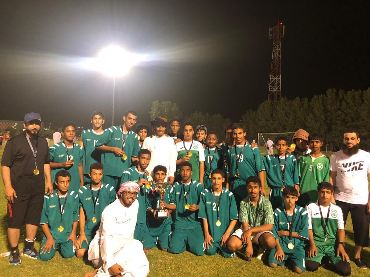 alj3zira's tweet photo. الف الف الف مبروك لشباب فريق الجزيره الرياضي وكل من وقف خلف شبابنا من اداره الى جمهور والجهاز الفني والاداري  بارق التهاني والتبريكات بفوزهم على فريق الظاهر الرياضي بضربات الترجيحيه 3-2  والفوز بطولة نادي بديه لفئة الشباب 2019  🥇🥇🏆 https://t.co/WqnIX0TSYG