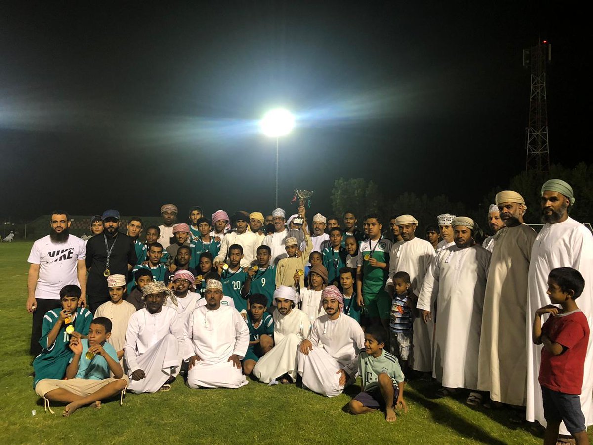 alj3zira's tweet photo. الف الف الف مبروك لشباب فريق الجزيره الرياضي وكل من وقف خلف شبابنا من اداره الى جمهور والجهاز الفني والاداري  بارق التهاني والتبريكات بفوزهم على فريق الظاهر الرياضي بضربات الترجيحيه 3-2  والفوز بطولة نادي بديه لفئة الشباب 2019  🥇🥇🏆 https://t.co/WqnIX0TSYG