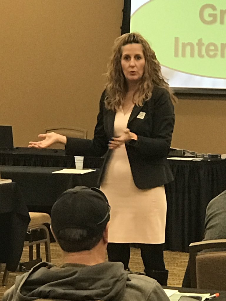 UnmachtMnCities's tweet image. @MinnesotaCities HR pro Joyce Hottinger @AllSunandMoon leading “Police HR Boot Camp” on best practices in building teams, influence of social media, performance management &amp;amp; knowing the legal landscape which builds a culture which allows the dept &amp;amp; officers to thrive.  #LMCIT