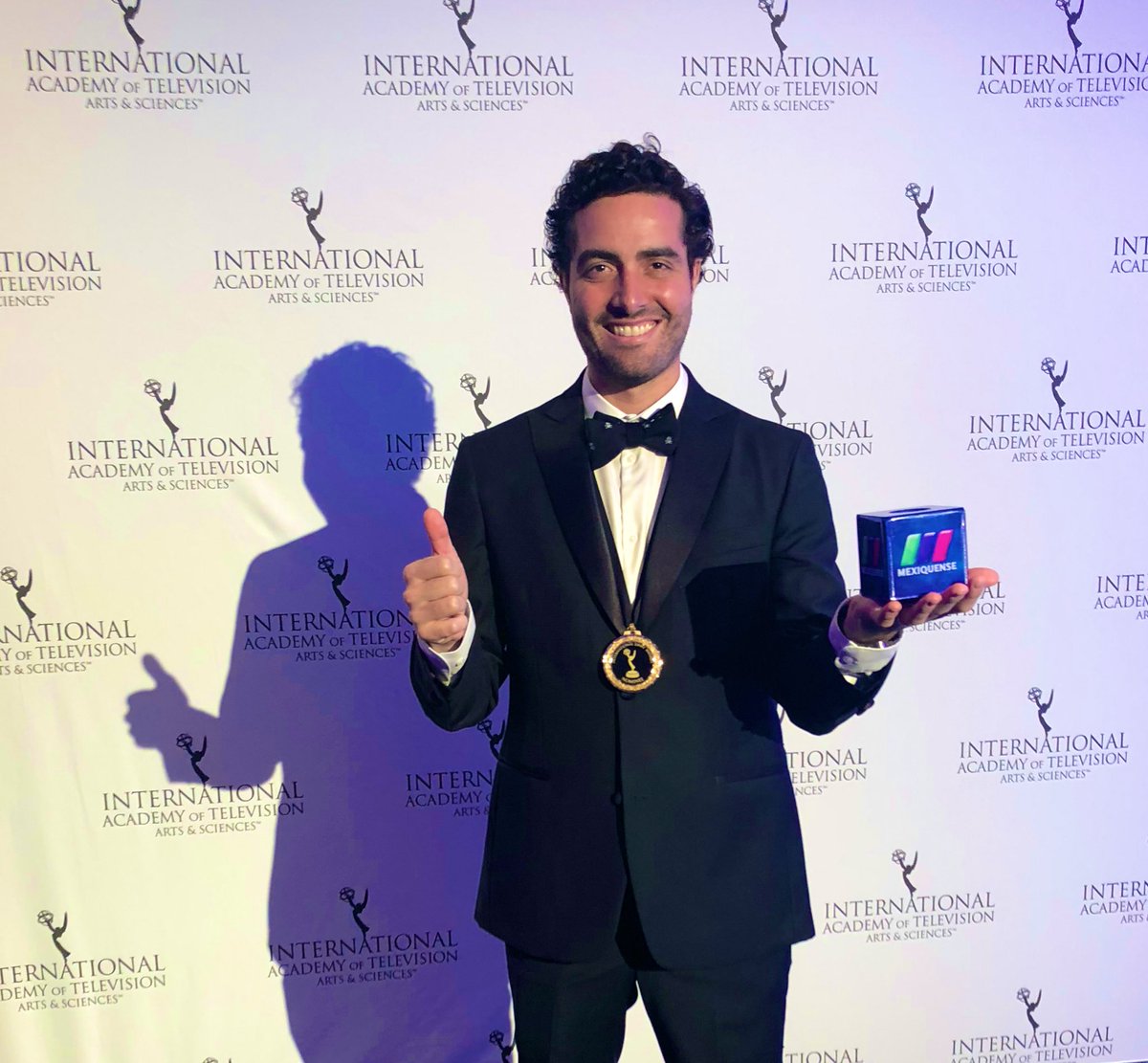 rodrigosolomon's tweet photo. De más de 2,000 programas de TV participantes de todo el mundo, “Las mil y una notas” es nominado al @iemmys en la categoría Factual. 

@MexiquenseTV llevará siempre el reconocimiento de ser nominado a tan importante galardón. https://t.co/cZo44hp5o4