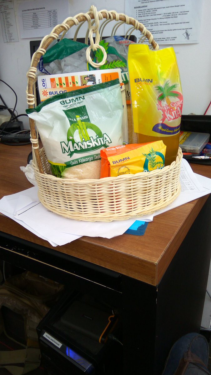 cikphien's tweet photo. Paket hemat sembako https://t.co/xGiPCk68q7
