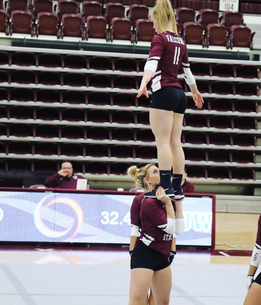 FalconsAcroTumb's tweet image. Congrats to senior, Kelsey Kyle, on earning her 2nd NCATA Specialist of the Week Honor and Catherine Reynolds on NCATA Freshman of the Week Honorable Mention! 👏🏽 #PRACT #SoarFalcons