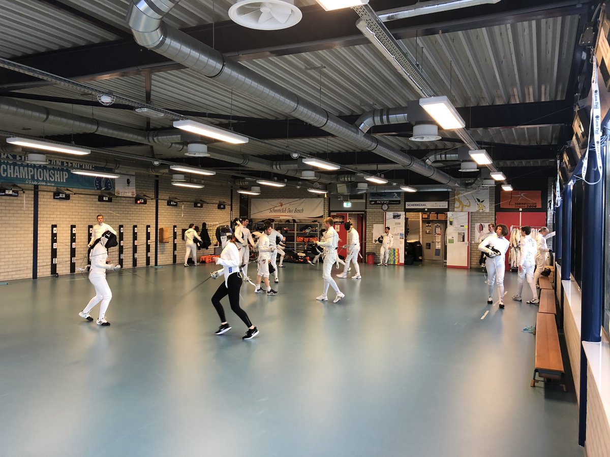 Volle zaal met 5 Nationaliteiten bij de dinsdag training in DenBosch. Morgen 4out of9